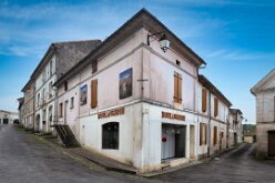20250521-111443photos.jfg.free.frILCE-7CR-FEPZ16-35mmF4G-24.5mmF5.6-1-400-iso100-pslucrtp-FRA-Nouvelle-Aquitaine-16Dignac #France #Nouvelle-Aquitaine #16 #Dignac #20250521 #AncienneBoulangerie #OldBakery #architecture #streetphotography #streetart #photoderue #urbanphotography...