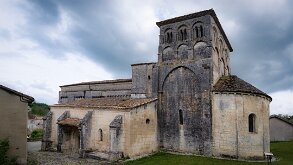 20250521-111539photos.jfg.free.frILCE-7CR-FEPZ16-35mmF4G-16mmF5.6-1-500-iso100-pslucrtp-FRA-Nouvelle-Aquitaine-16Dignac #France #Nouvelle-Aquitaine #16 #Rougnac #20250521 # église #church #Saint-Pierre #architecture #streetphotography #streetart #photoderue #urbanphotography...