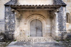 20250521-111608photos.jfg.free.frILCE-7CR-FEPZ16-35mmF4G-16mmF5.6-1-160-iso100-pslucrtp-FRA-Nouvelle-Aquitaine-16Dignac_02 #France #Nouvelle-Aquitaine #16 #Dignac #20250521 # église #church #Saint-Pierre #porte #door #architecture #streetphotography #streetart #photoderue...