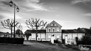 20250521-114655photos.jfg.free.frILCE-7CR-FEPZ16-35mmF4G-16.5mmF5.6-1-800-iso100-pslucrtp-FRA-Nouvelle-Aquitaine-16Marthon #France #Nouvelle-Aquitaine #16 #Marthon #20250521 #école #school #architecture #streetphotography #streetart #photoderue #urbanphotography #graphisme #graphics...